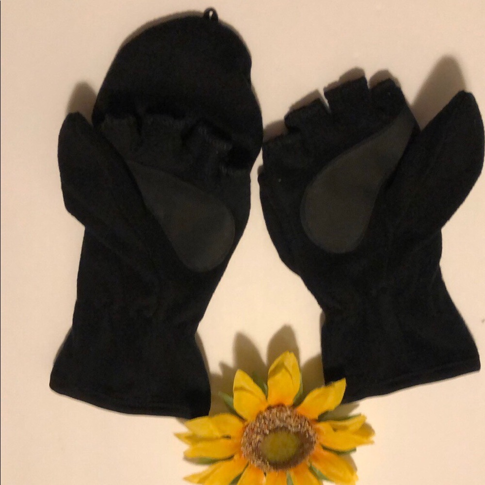 Black Fleece Mittens And Gloves. Ladies One Size.